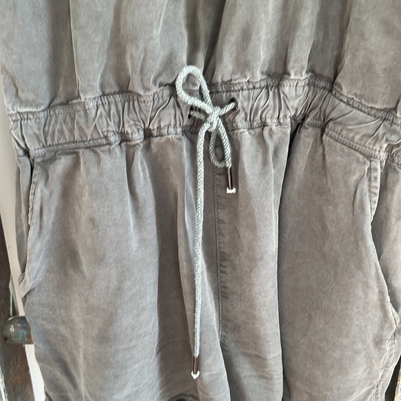 EUC BLANK NYC Romper Size M Olive - Picture 5 of 15